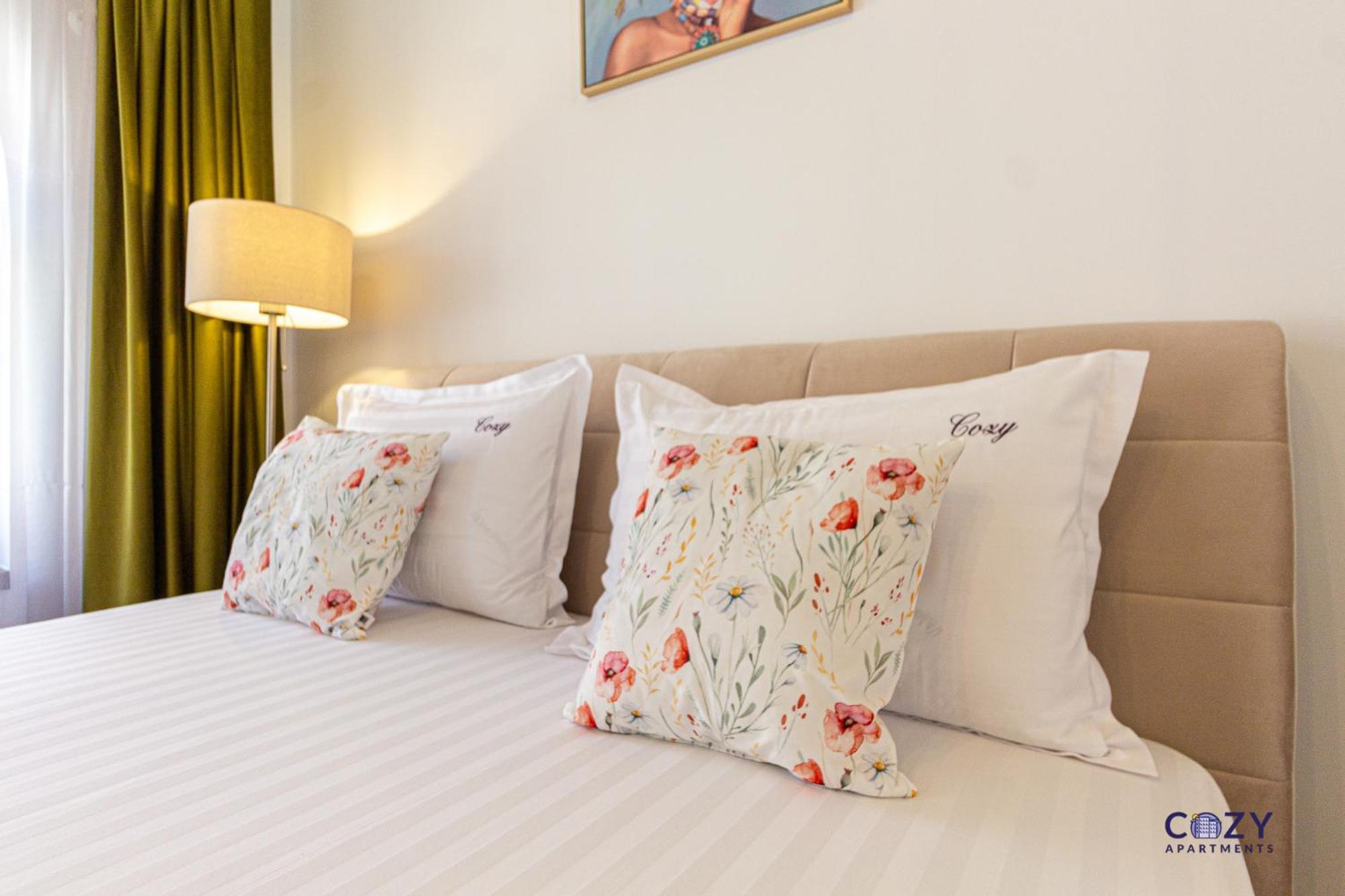 Cozy Brand New Boutique Aparthotel Брашов Екстер'єр фото