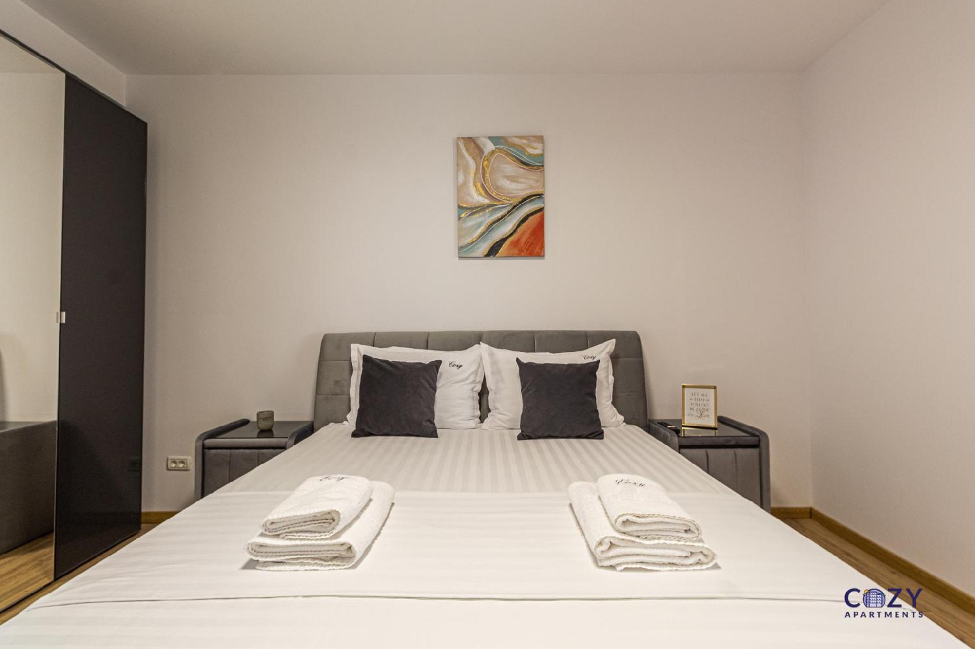 Cozy Brand New Boutique Aparthotel Брашов Екстер'єр фото