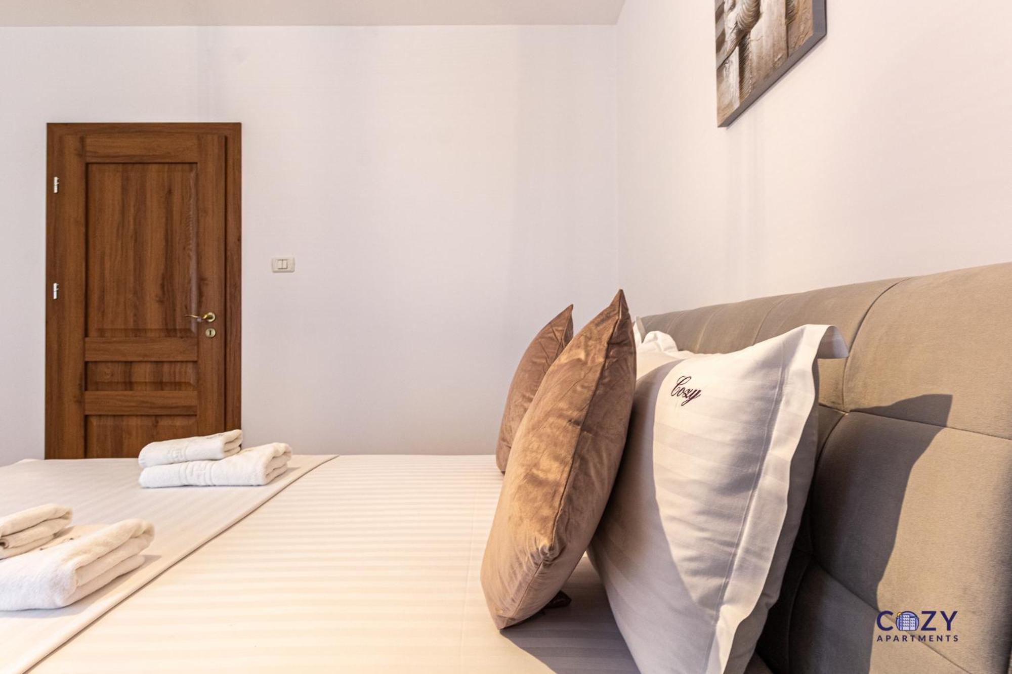 Cozy Brand New Boutique Aparthotel Брашов Екстер'єр фото